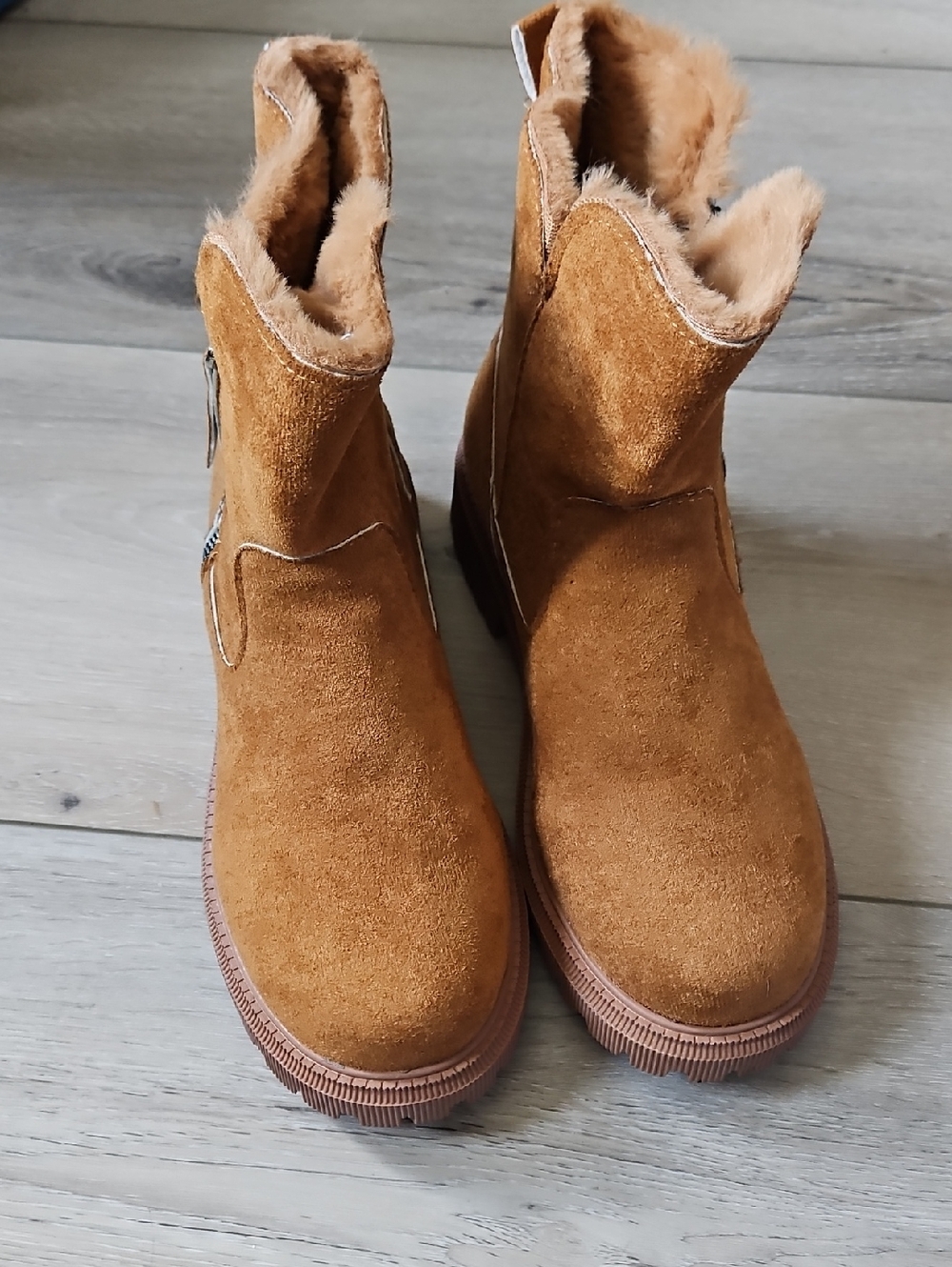 Women's Suede Shearling-Lined Ankle Boots in Chestnut